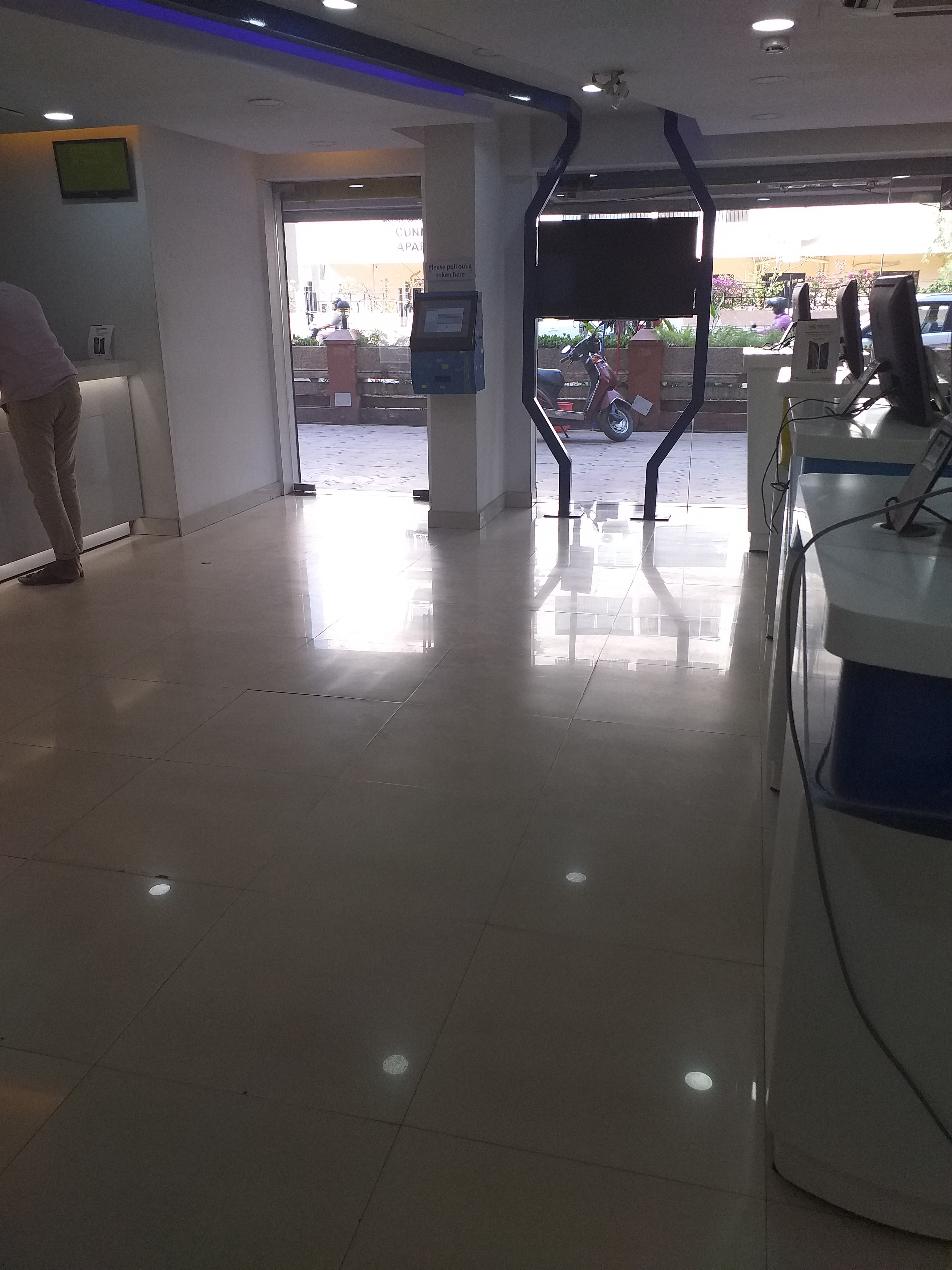 CBD: Exclusive showroom space for rent