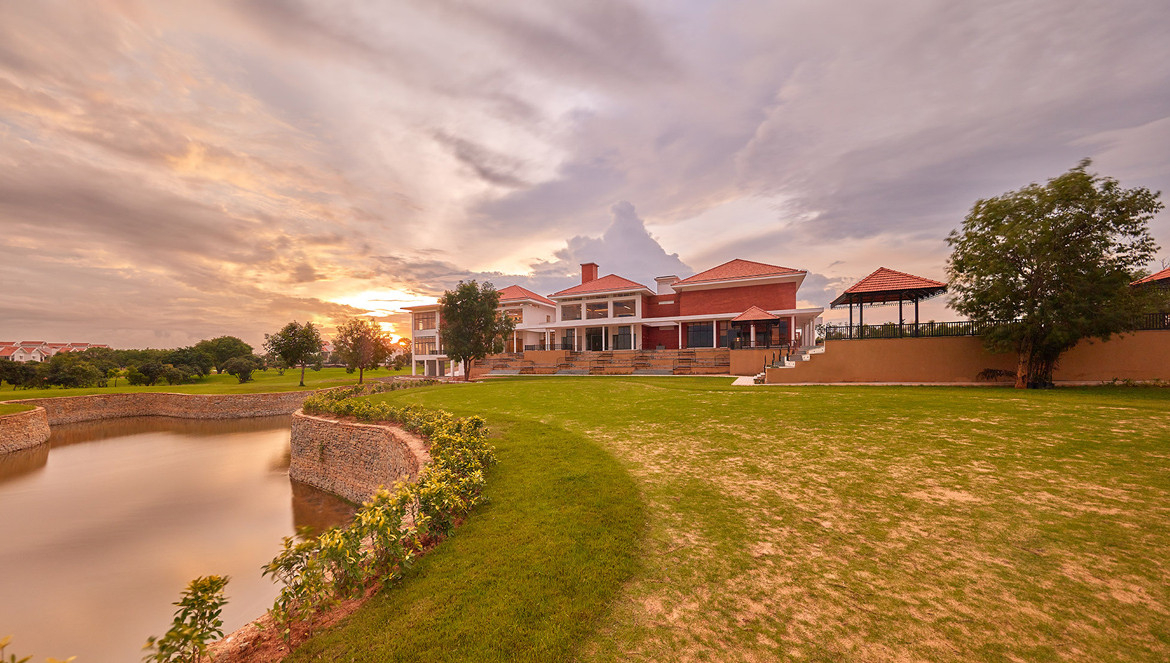 Prestige Augusta Golf Village: Exclusive fully furnished 3 bedroom villa for rent